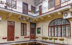 Main Square Studio Mare
